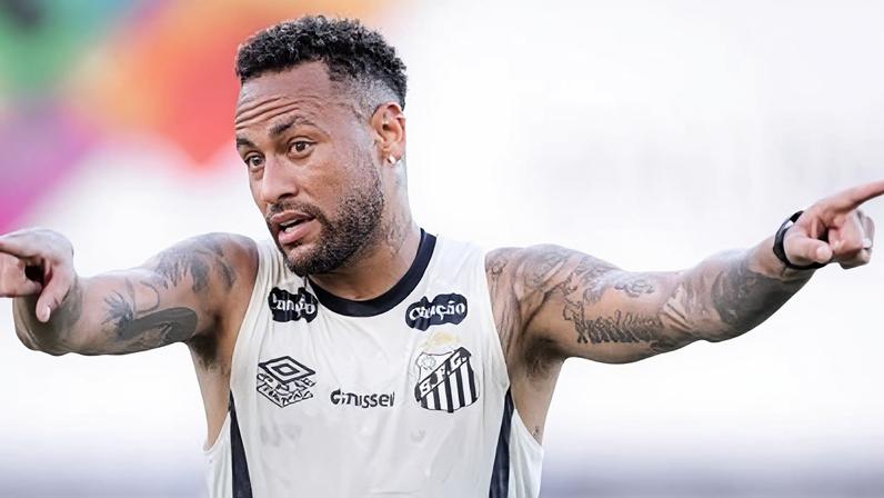 Neymar durante treino do Santos