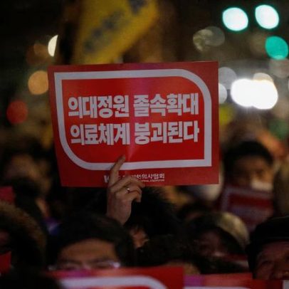 Coreia do Sul reativa plano de ampliar alunos de medicina; médicos criticam proposta