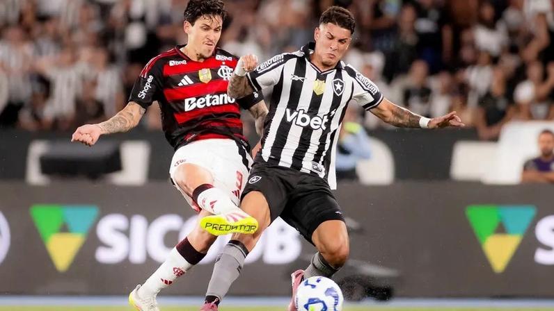 Jogos de hoje: Pedro, do Flamengo, finaliza durante partida contra o Botafogo (Foto: Adriano Fontes/Flamengo)