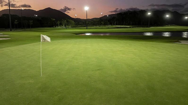 Porto Belo Golf: primeiro campo de golfe iluminado da América do Sul