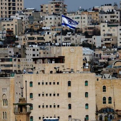 Jovem palestino-americano morre após ataque de colono israelense na Cisjordânia