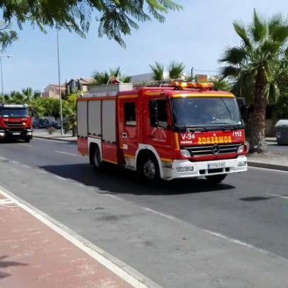Pelo menos dois mortos e 40 desalojados em incêndio em habitação em Xàbia, Alicante