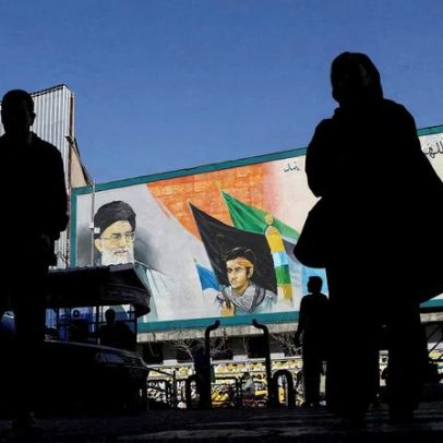 Estudantes iranianos começam novo semestre com protestos
