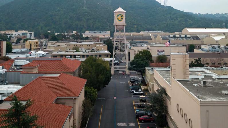 Netflix havia fechado, em dezembro, um acordo de US$ 82,7 bilhões para adquirir os estúdios e os negócios de streaming da Warner Bros.