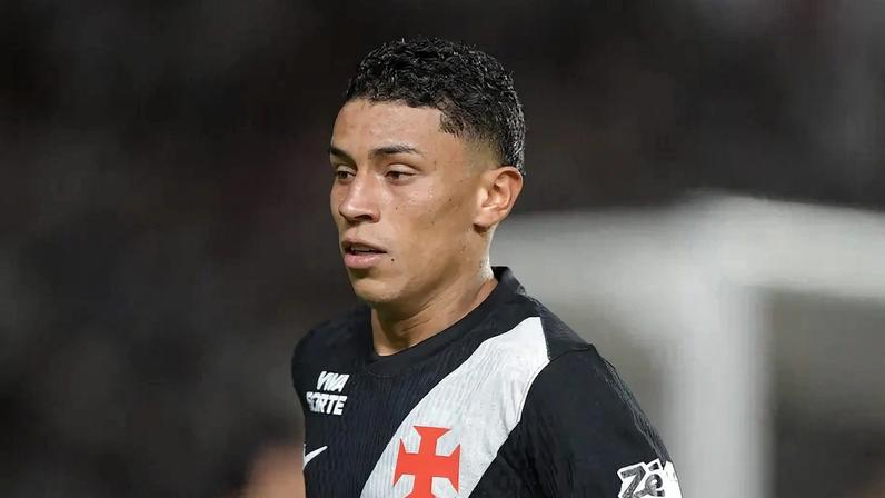 Rojas, do Vasco, em ação contra o Volta Redonda pelo Campeonato Carioca (Foto: Thiago Ribeiro / Agif / Gazeta Press)