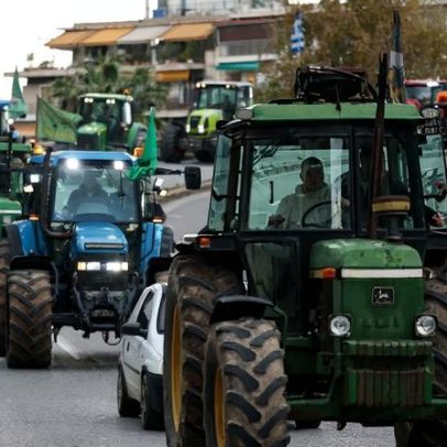 Protesto de agricultores na capital da Grécia por aumento de custos de produção