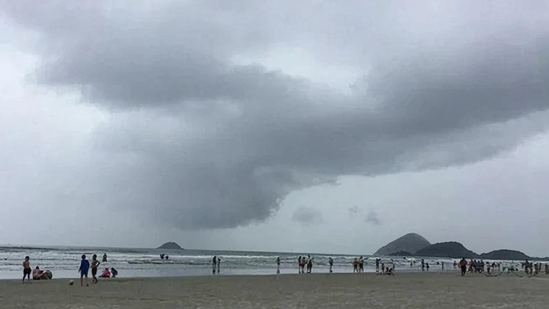 Tempo fica muito instável no litoral de SP entre 26 e 28 de fevereiro de 2026 (Foto: Bertioga, SP, por Marcello Monaco)