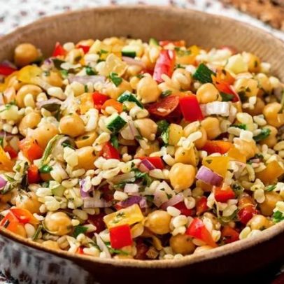 Grão-de-bico: 5 receitas leves e proteicas para o almoço