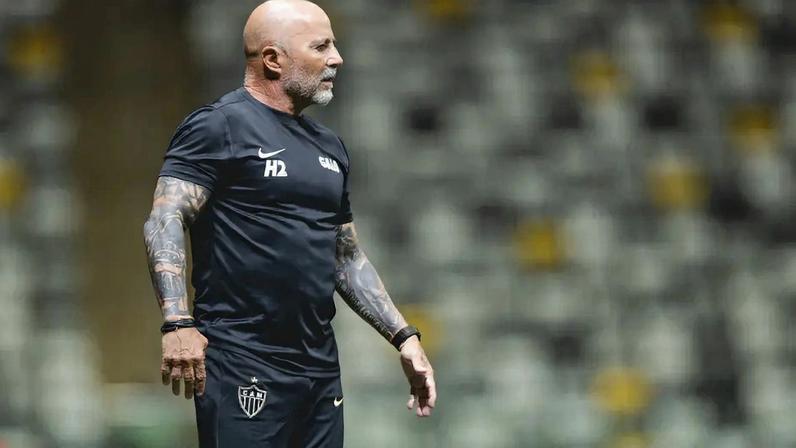 Sampaoli comandando o Atlético (Foto: Pedro Souza / Atlético)