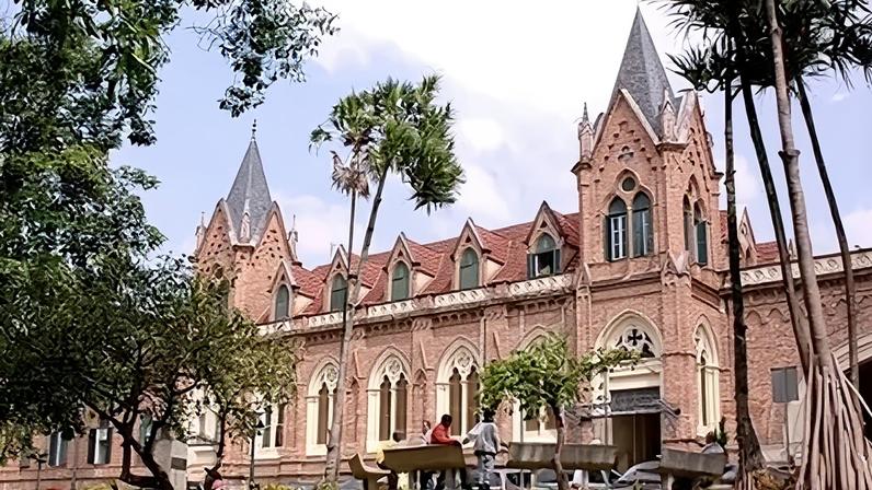 Santa Casa de SP abre novas inscrições para estudar ainda no 1º semestre