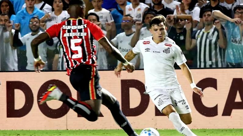 Santos x São Paulo pela 2ª rodada do Brasileirão (Foto: Mauricio De Souza/AGIF/GazetaPress)