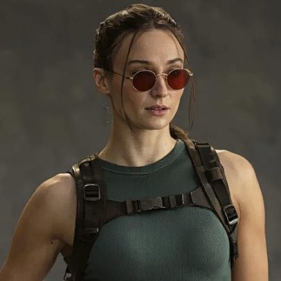 Primeira imagem de Sophie Turner como Lara Croft em ação