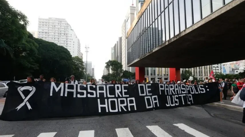 Protesto por justiça sobre o 'Massacre de Paraisópolis', em São Paulo, em 1º de dezembro de 2023. Foto: Paulo Pinto/Agência Brasil