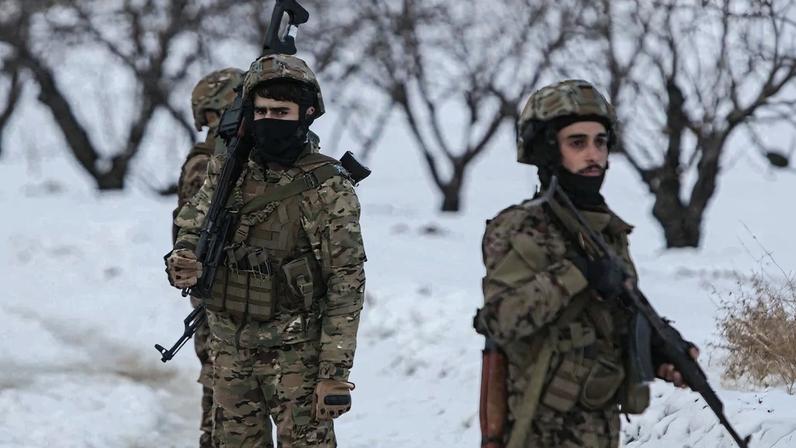 Soldados da Síria na região de Qalamoun, em 1º de janeiro de 2026. Foto: Bakr Alkasem/AFP
