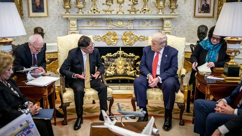 Gustavo Petro y Donald Trump en el Despacho Oval de la Casa Blanca.