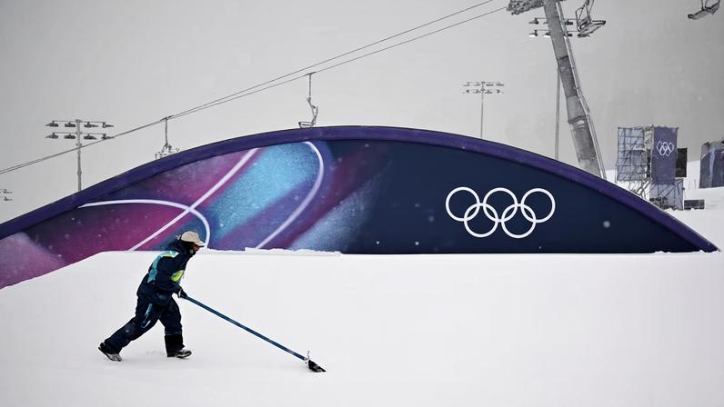 Milano Cortina 2026 Olympics - Freestyle Skiing - Women's Freeski Slopestyle Training - Livigno Snow Park, Livigno, Italy - February 04, 2026. General view as workers prepare course during training