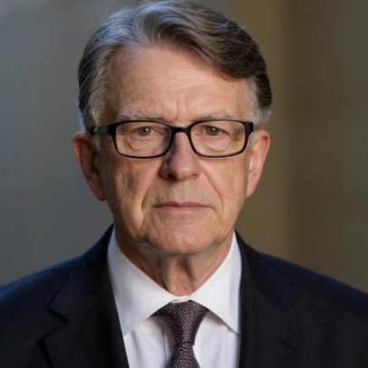 Starmer lamenta Mandelson, acusa ex-embaixador de mentir repetidamente