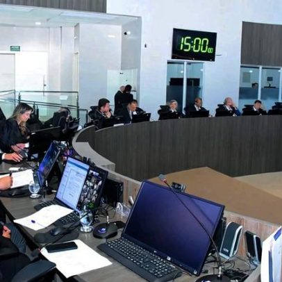 Justiça proíbe invocar Deus e usar a Bíblia no parlamento