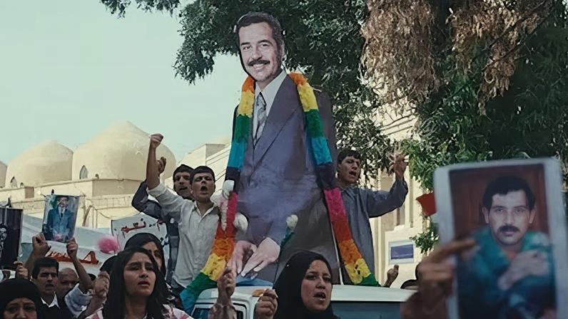 Un momento de la celebración del cumpleaños de Sadam Husein en 'La tarta del presidente'.