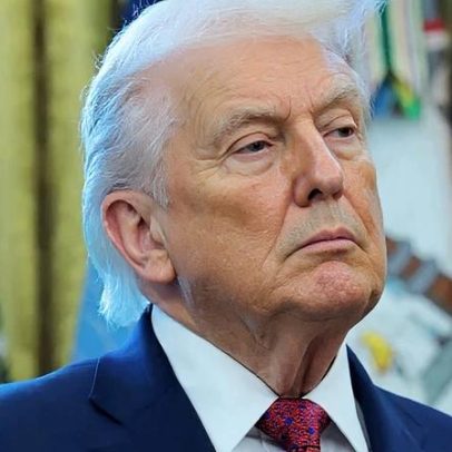 Trump anuncia tarifa global temporária de 10% para substituir taxas derrubadas