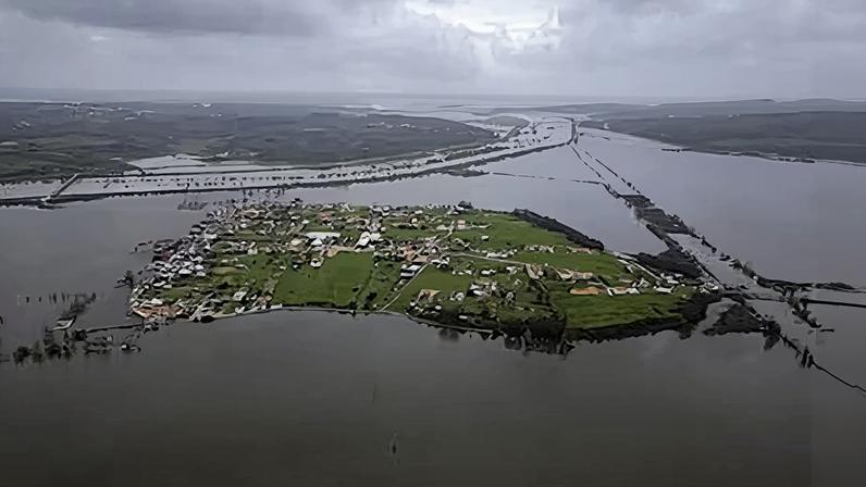 Vista aérea de las inundaciones que han dejado aislada la localidad portuguesa de Ereira.