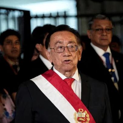 Jose Balcazar assume liderança interina no Peru