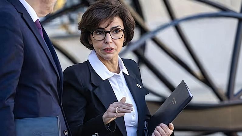 Rachida Dati, candidata a la alcaldía de París, tras su última reunión del gabinete como ministra de Cultura, el 25 de febrero en París.