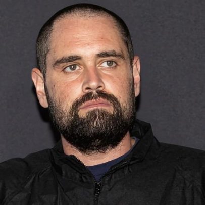 Filho do cineasta Rob Reiner volta ao tribunal para leitura de acusações