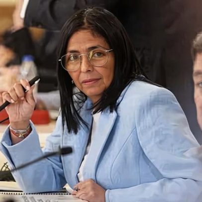 Delcy Rodríguez e Petro ligam-se por telefone e combinam encontro em breve