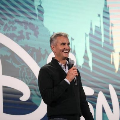 Disney escolhe Josh D’Amaro para suceder Bob Iger na liderança