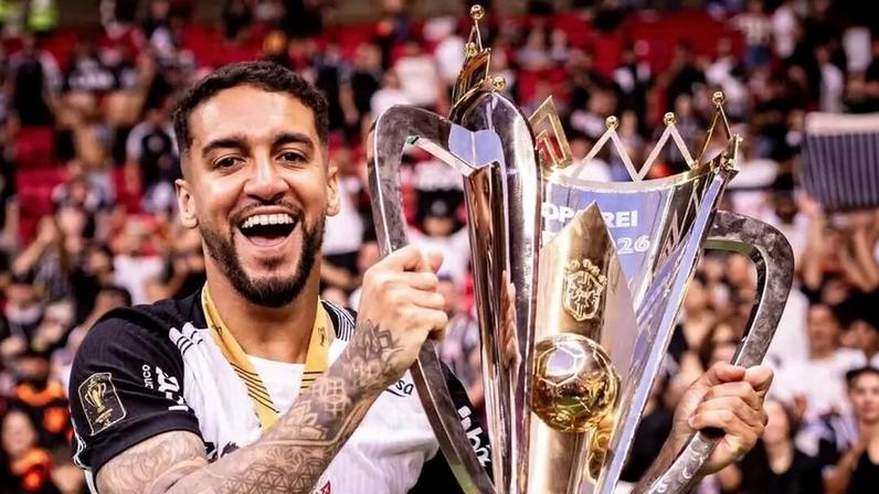 Matheus Pereira conquistou o título da Supercopa pelo Corinthians (Foto: Divulgação/Corinthians)