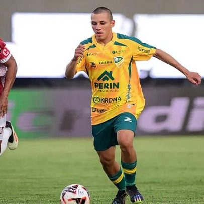 Destaque da Copinha marca seu primeiro gol como profissional