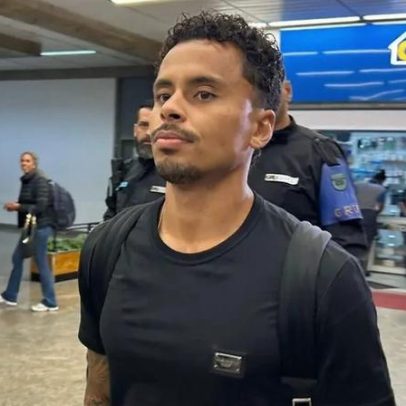 Allan chega a São Paulo para assinar com o Corinthians