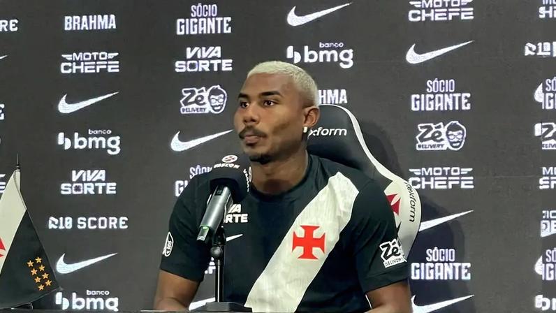 Cuiabano em entrevista de apresentação do Vasco (Foto: Pedro Cobalea/Lance!)
