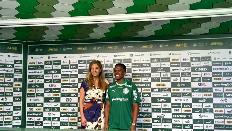 Jhon Arias em apresentação no Palmeiras (Foto: Vitor Palhares/Lance!)