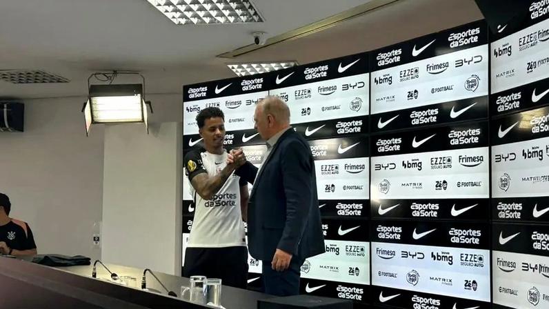 Allan foi apresentado pelo Corinthians (Foto: Guilherme Lesnok/Lance!)