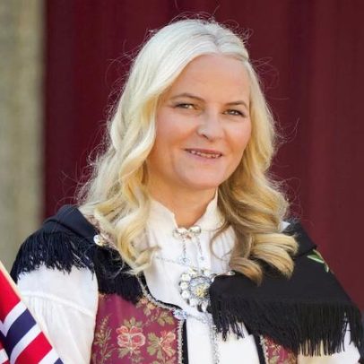 Princesa herdeira da Noruega demonstra mau julgamento por vínculos com Epstein, diz PM