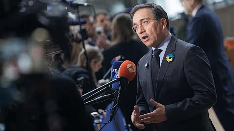 El ministro de Asuntos Exteriores español, José Manuel Albares, este lunes en Bruselas.