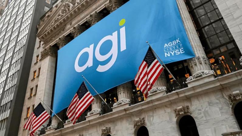 Bandeira com o logo do Agibank na fachada da NYSE, a Bolsa de Nova York, em Wall Street, Nova York, na estreia em 11 de fevereiro de 2026 (Foto: Reprodução)