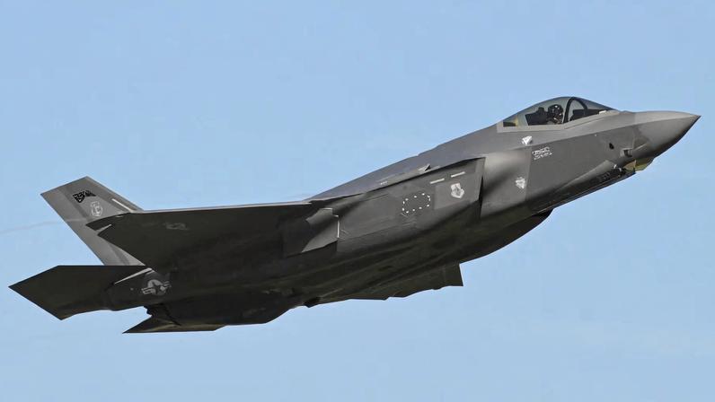 A F-35 fighter jet flies during a media day of NATO's "Air Defender 23" military exercise at Spangdahlem U.S. Air Base near the German-Belgian border in Spangdahlem, Germany June 14, 2023.