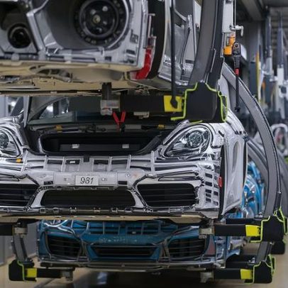 Porsche estuda suspender projeto de linha de esportivos elétricos, dizem fontes