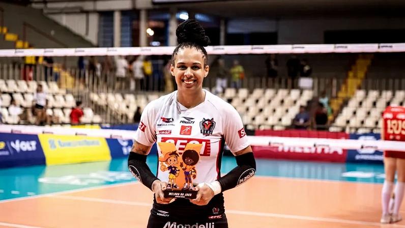 Bruna destaca disciplina tática do Sesi Bauru na vitória da Superliga