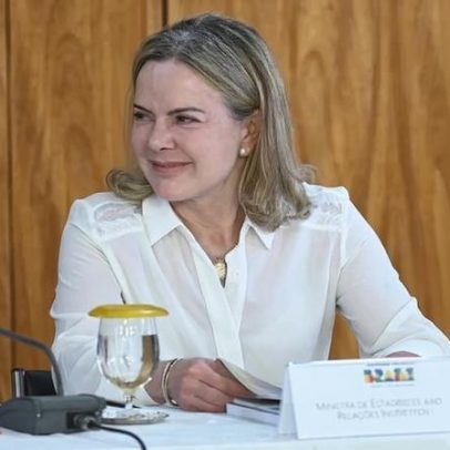 Gleisi critica uso de desfile para afirmar ataque de Lula a evangélicos