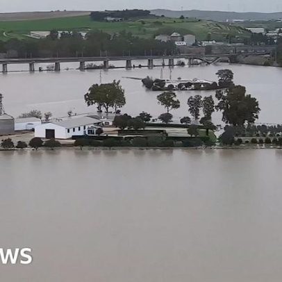 Imagens aéreas mostram cidades inundadas na Espanha durante tempestades
