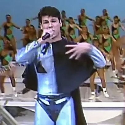 Exumação revela novo detalhe sobre Dinho, vocalista dos Mamonas Assassinas