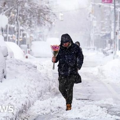 Mais de 5.000 voos são cancelados pela neve recorde na Costa Leste dos EUA
