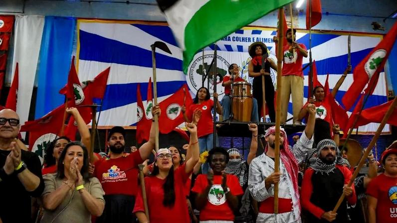 Enredo da Acadêmicos do Tatuapé, em São Paulo, foi construído em conjunto com o MST e terá representantes do governo e da base de Lula. (Foto: Regina Jerônimo/MST)