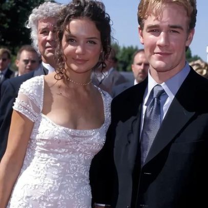 Katie Holmes homenageia James Van Der Beek, seu colega em Dawson's Creek