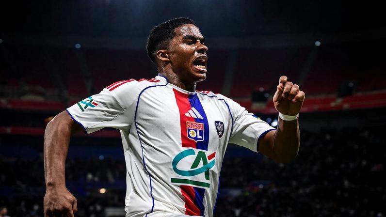 Endrick chega a cinco gols em cinco jogos no Lyon — Foto: AFP
