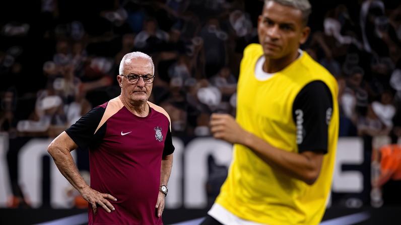 Dorival vai precisar mudar a equipe do Corinthians para enfrentar o São Bernardo (Foto: Agência Corinthians)